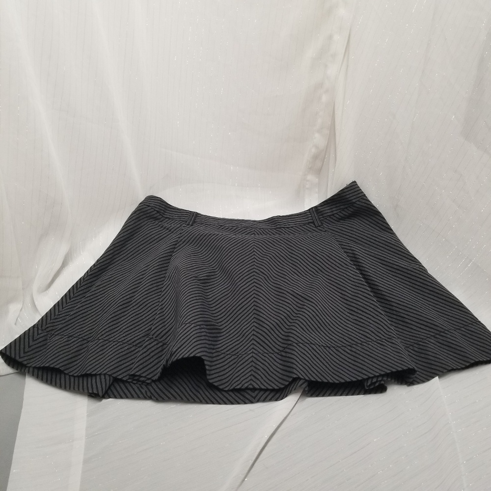 Old Navy Women's Striped Stretch Mini skirt  Sz 14